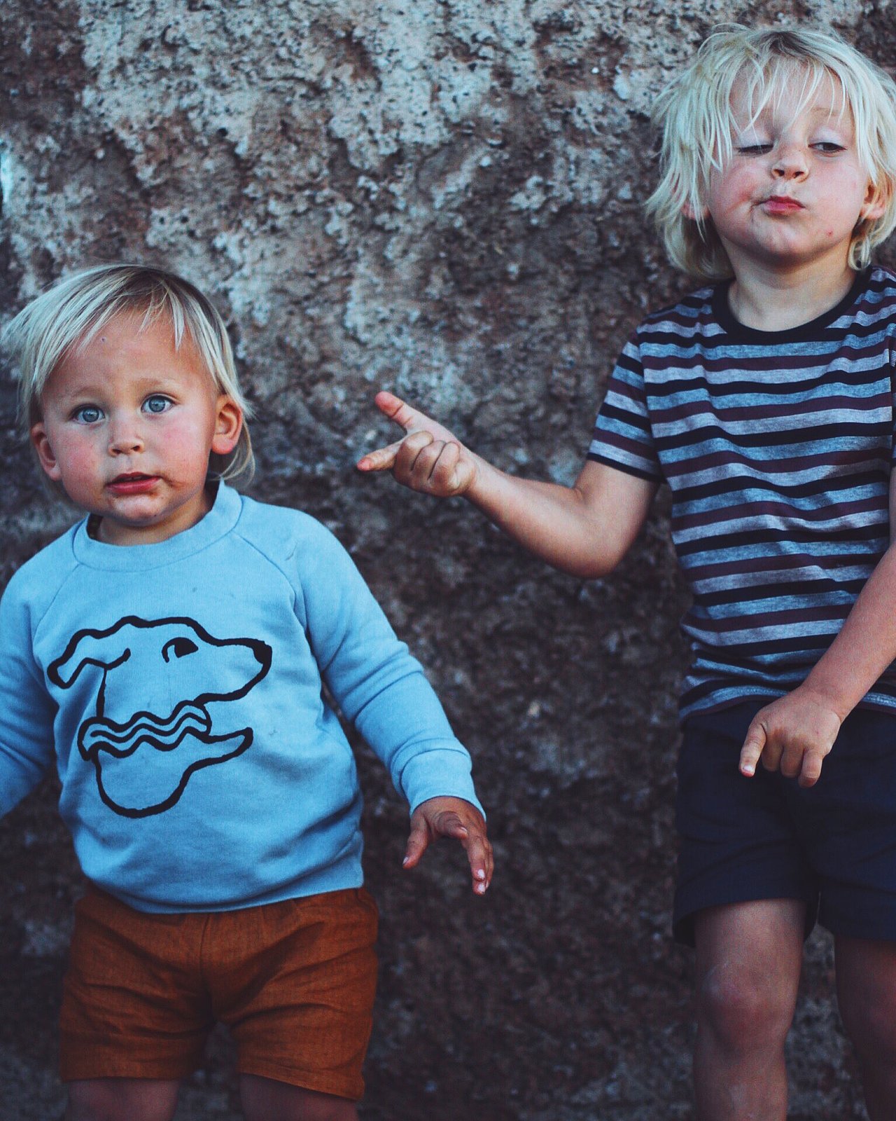 Image of Navy Linen shorts