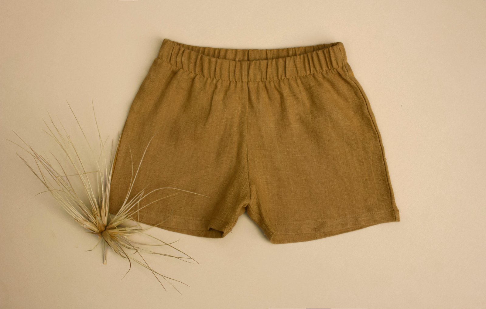 Image of Everyday linen shorts mustard